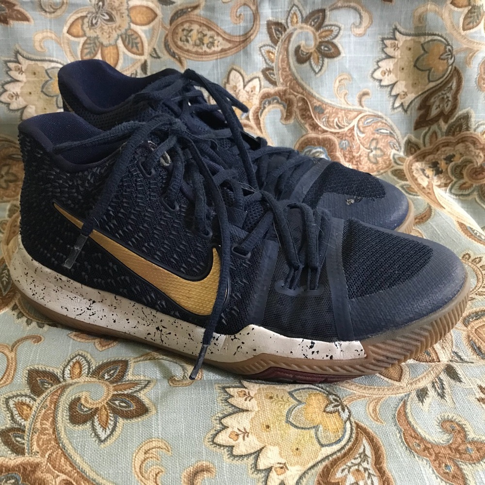 Nike Kyrie boys shoes